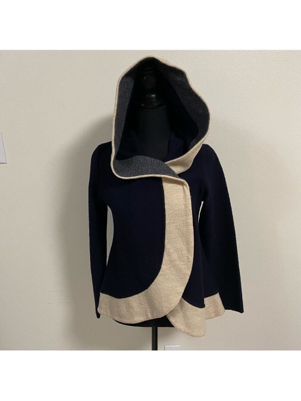 Rosie Neira Wool Cape Jacket Women’s Size XXS Black & Cream Hooded Wrap Coat